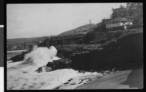 Homes overlooking the ocean in La Jolla, ca.1920