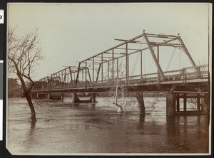 Sacramento River Bridge in Red Bluff, 1900-1940
