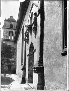 View from the rear of the east entrance and tower of Mission San Buenaventura, California, ca.1904-1906