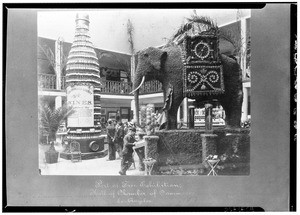 Exhibit room of the Los Angeles Chamber of Commerce showing wine and citrus displays, ca.1900-1905