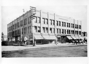 Chamber of Commerce building on Broadway at Fourth Street, Los Angeles, ca.1900