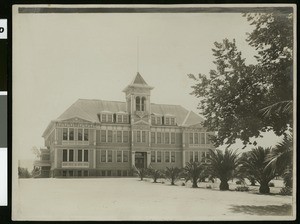 Exterior view of the Hayward Grammar School in Hayward, ca.1900