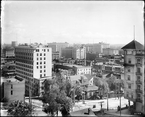 Panoramic view of Los Angeles overlooking the intersection at Fourth Street and Olive Street, ca.1900-1909