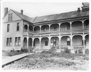 Exterior view of the San Pedro (formerly the "Clarence") Hotel, Los Angeles, ca.1903