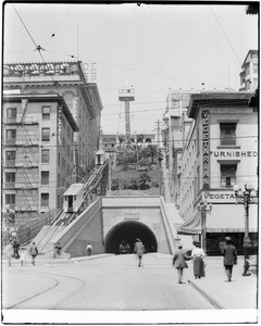 Angels Flight at the Hill Street tunnel, ca.1907