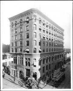 Exterior view of Los Angeles Trust Company building, Spring Street and Second Street, ca.1900-1909