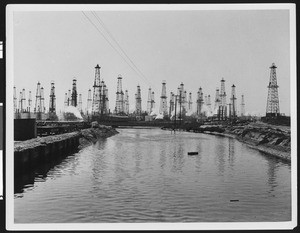 View of the Playa del Rey oil field near Venice, ca.1920