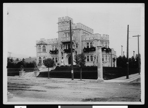 Exterior view of the residence of Dr. Schlosser in Hollywood