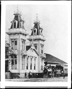 Steam locomotive in front of the Los Angeles and Independence Rail Road Terminal at Fifth Street and San Pedro Street, Los Angeles, 1875