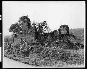 Ruins of the Ygnacio Martinez rancho in Pinole Valley, ca.1937