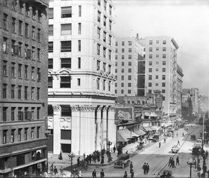 Spring Street looking north from 6th Street, downtown Los Angeles, 1915