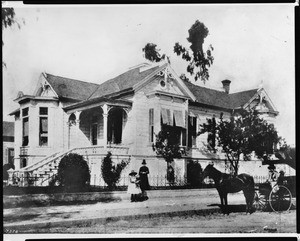 Exterior view of the Thomas P. McCrae residence on the northeast corner of Eighth Street and Broadway, Los Angeles, before 1912