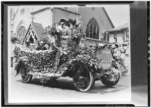 Peach on Earth Chamber of Commerce float, ca.1920