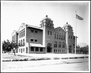 Exterior view of an unidentified school in Pasadena (Altadena?), ca.1885-1910