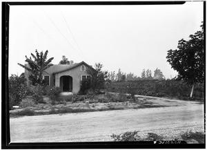 Exterior view of a house on a one acre farm at 657 Kotah Avenue in Pomona, October 20, 1930