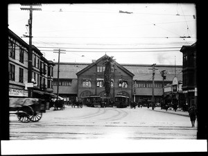 Exterior view of the Southern Pacific Railroad Arcade Depot on the east end of Fifth Street, ca.1918