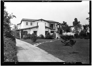 Exterior view of a house on Lombardy Road in Pasadena, June 11, 1929