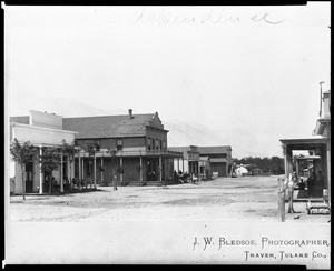 View of a dirt street in Independence, ca.1887-1888