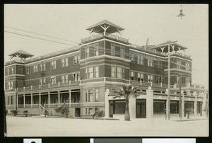 Exterior view of the Hotel Riviera in Long Beach, ca.1900