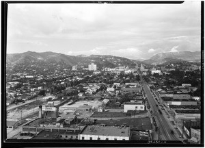 Birdseye view of Highland Avenue with hills in the background