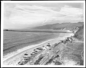 Santa Monica beach, including the long wharf, north of the canyon, 1912