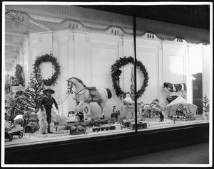 Christmas display in the window of an unidentified shop, ca.1920-1929