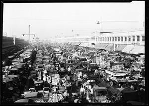 View of the crowded Terminal Wholesale Market, July 18, 1927