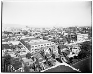 Birdseye view of houses and buildings in Los Angeles