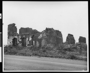 Ruins of adobe Rancho Corral de Piedras, San Luis Obispo County, August 1938