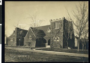 An exterior view of an unidentified building, Oregon