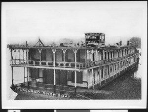 Goldenrod Showboat seen from the stern, ca.1900-1910