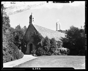 An exterior view of Wee Kirk o' the Heather in Forest Lawn Cemetery, Glendale, May 3, 1939