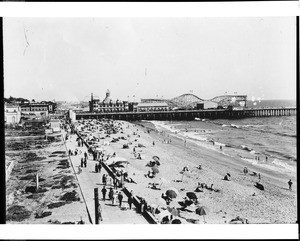 View of the Santa Monica beach looking south toward the pier, ca.1920