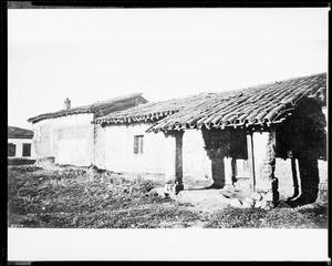 Exterior view of a Santa Barbara presidio on De la Guerra Street, ca.1870