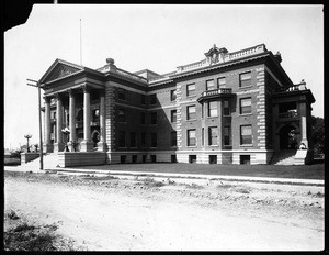 Exterior view of Angelus Hospital on the corner of Washington Boulevard and Trinity Street in Los Angeles, ca.1906