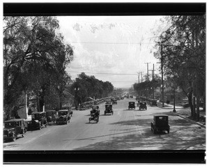 View of Vine Street at Selma Avenue, showing the Lasky-DeMille barn on the southwest corner, ca.1925