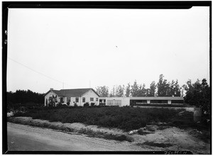 Exterior of an unidentified house in Pomona(?)