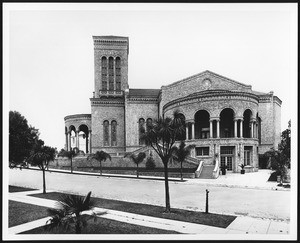 Exterior view of the First Church of Christ Scientist, 1915