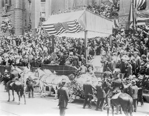 Los Angeles' La Fiesta on Broadway Street, with former U.S. President McKinley on a platform in front of City Hall, 1901