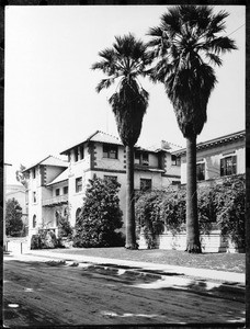 Exterior view of an unidentified residence in San Jose, ca.1900