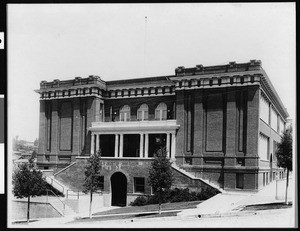 Exterior view of an unidentified school building