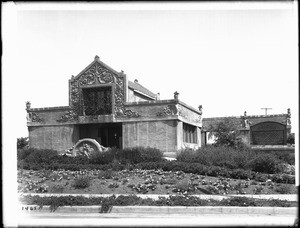 Residence of Felix Peano (Pieveo?) on San Vicente Boulevard, Santa Monica, ca.1915