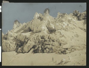 The summit of Mount Hood at the height of 11225 feet in Oregon