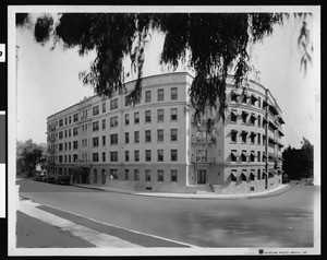 Exterior view of the Lido Apartments, Hollywood