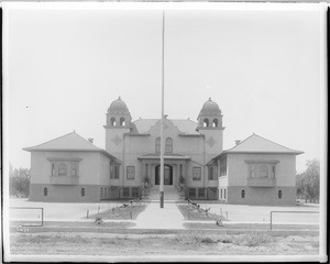 Kaufmann School at Palomares and Sixth Street in Pomona, Pamona, ca.1910