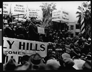 Portrait of Will Rogers being welcomed as the Mayor of Beverly Hills, ca.1926