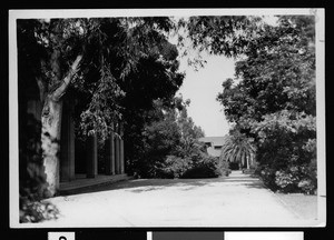 Exterior view of Rembrandt Hall and the Claremont Inn on the Pomona College Campus, ca.1930