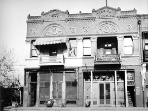 Exterior view of the Chee Kung Tong Company building in Chinatown, 1939