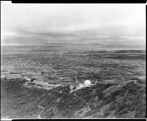 Pasadena and the Los Angeles Basin in a birdseye view from Echo Mountain, ca.1920