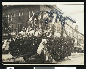 Motorized float at the Pasadena Tournament of Roses celebration, ca.1910